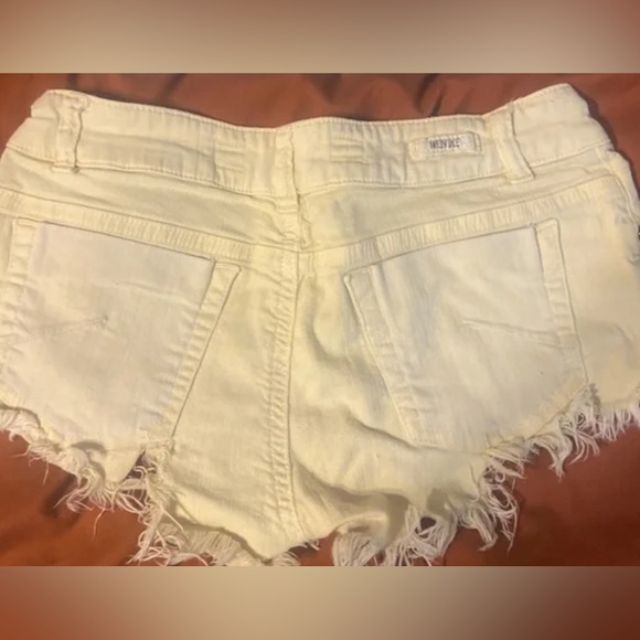 Brandy Melville yellow shorts - Picture 2 of 6